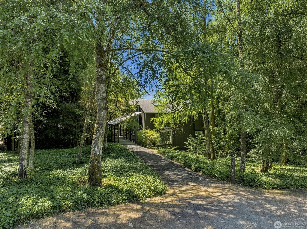 9375 NE Eric Avenue Bainbridge Island, WA 98110